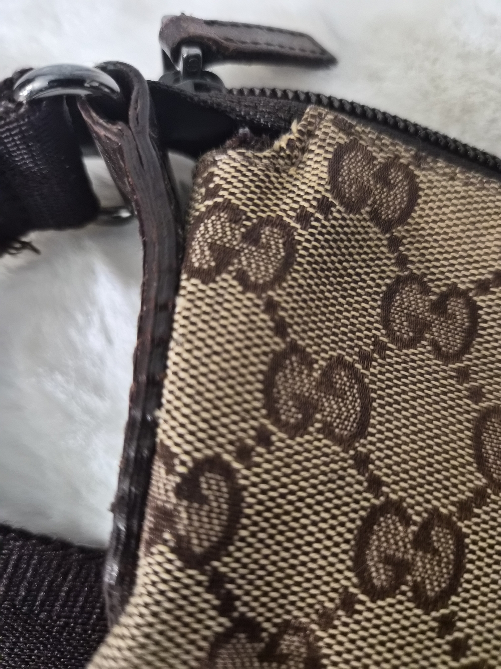 PROJECT... Gucci Beige/Brown Monogram Crossbody Bag - Picture 3 of 16